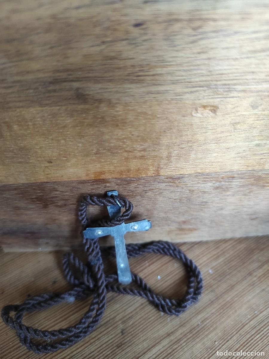 Antig&uuml;edades: Crucifijo con cord&oacute;n - Foto 2
