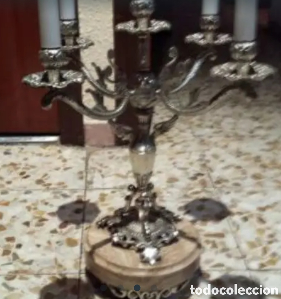 Antig&uuml;edades: Reloj y dos Candelabros de bronce - Foto 2