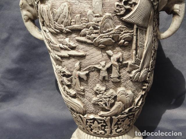 Antig&uuml;edades: MACETERO JARR&Oacute;N DE YESO CON DECORACI&Oacute;N ORIENTAL. - Foto 7