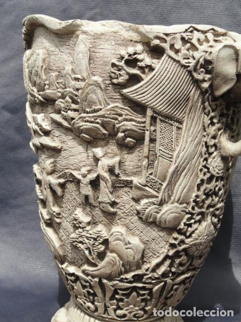 Antig&uuml;edades: MACETERO JARR&Oacute;N DE YESO CON DECORACI&Oacute;N ORIENTAL. - Foto 8