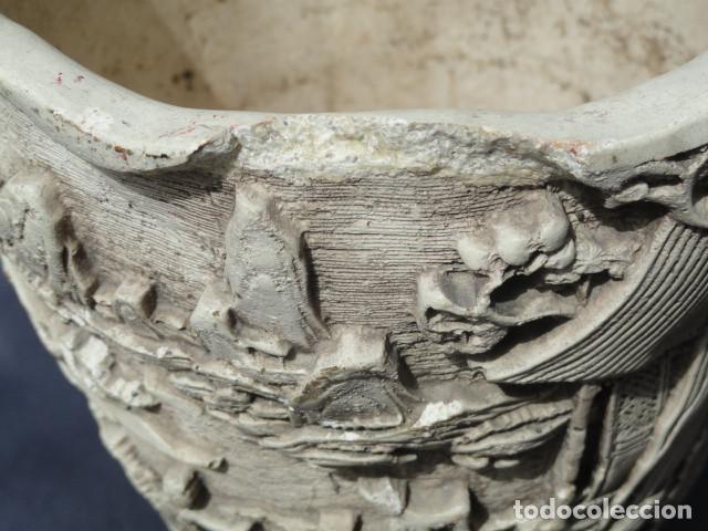 Antig&uuml;edades: MACETERO JARR&Oacute;N DE YESO CON DECORACI&Oacute;N ORIENTAL. - Foto 10
