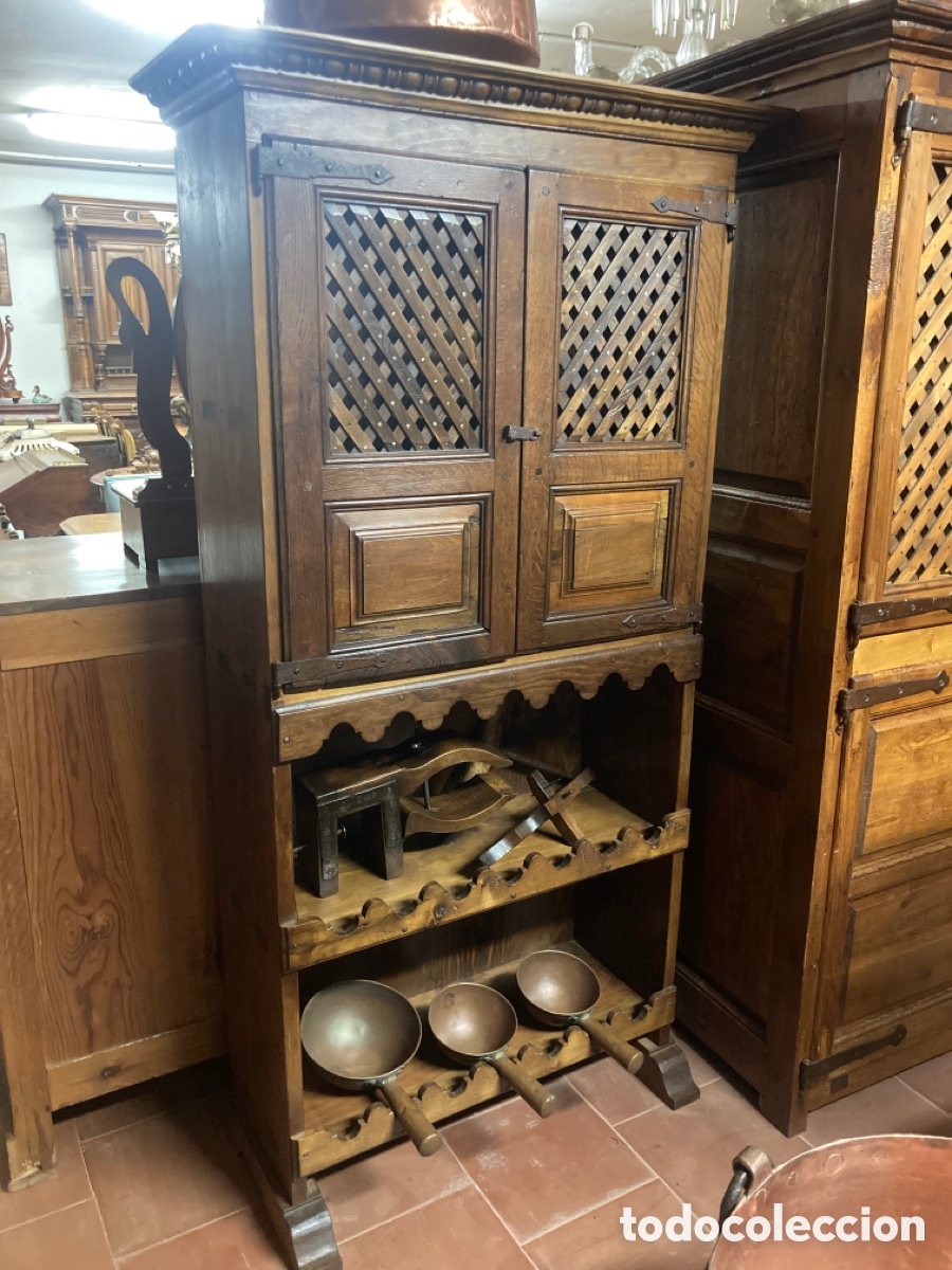 Antig&uuml;edades: Mueble r&uacute;stico puertas celos&iacute;a - Foto 1