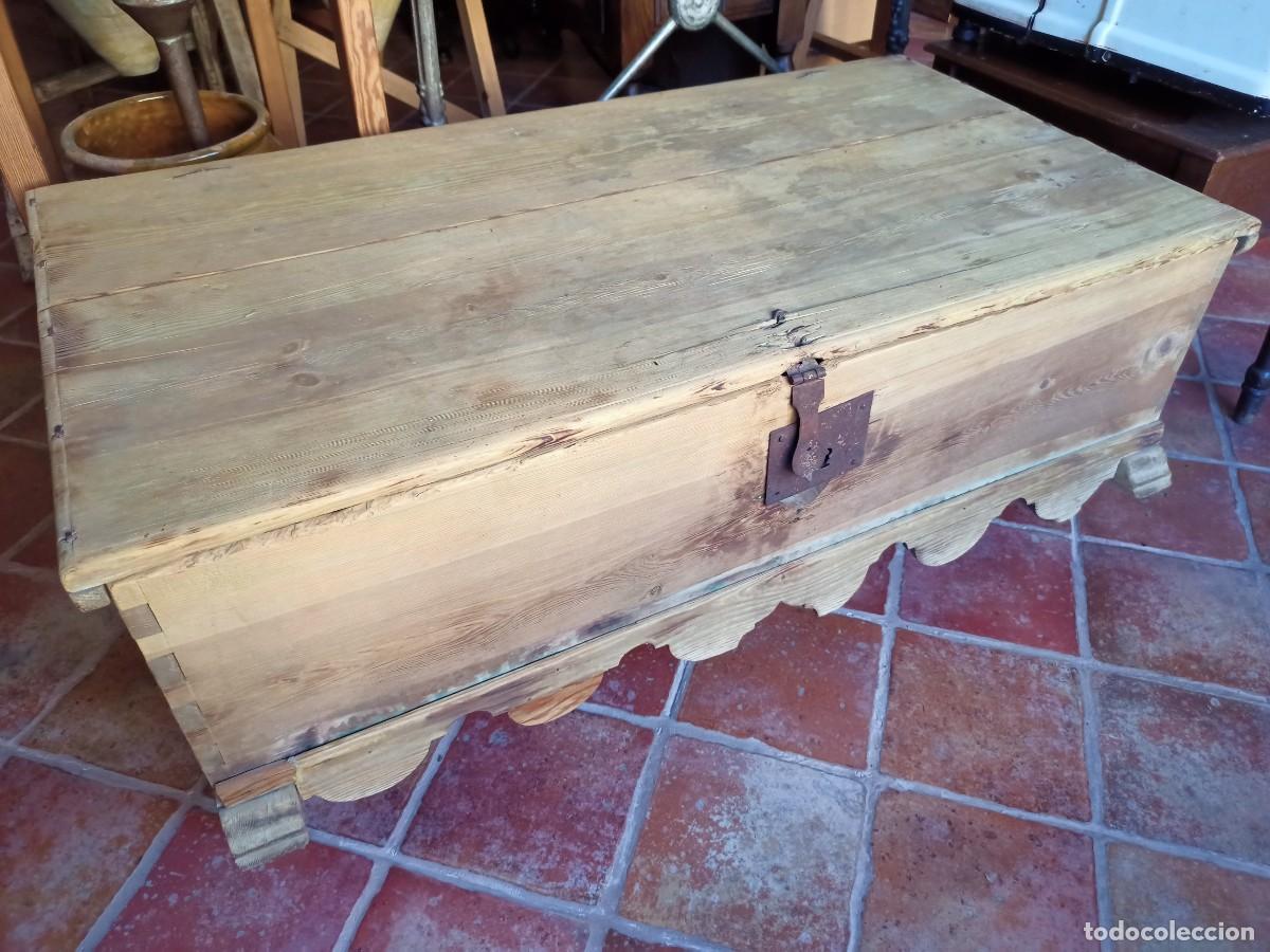 Antig&uuml;edades: Arca o arc&oacute;n serrano en madera de pino - Foto 2