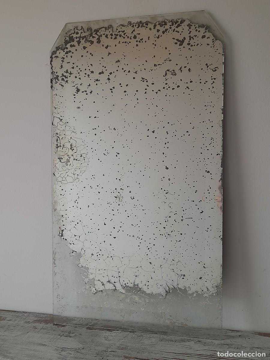 Antig&uuml;edades: Muy antiguo espejo biselado, en forma rectangular de &oacute;xido de plata - Foto 1
