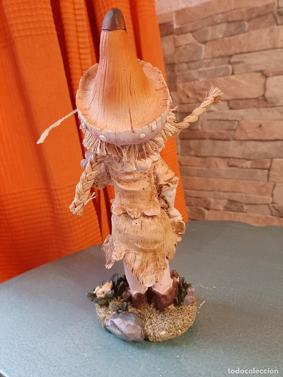 Antig&uuml;edades: FIGURA DE MU&Ntilde;ECA CON PELO DE PAJA - Foto 5