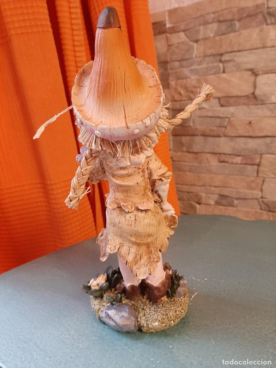 Antig&uuml;edades: FIGURA DE MU&Ntilde;ECA CON PELO DE PAJA - Foto 6
