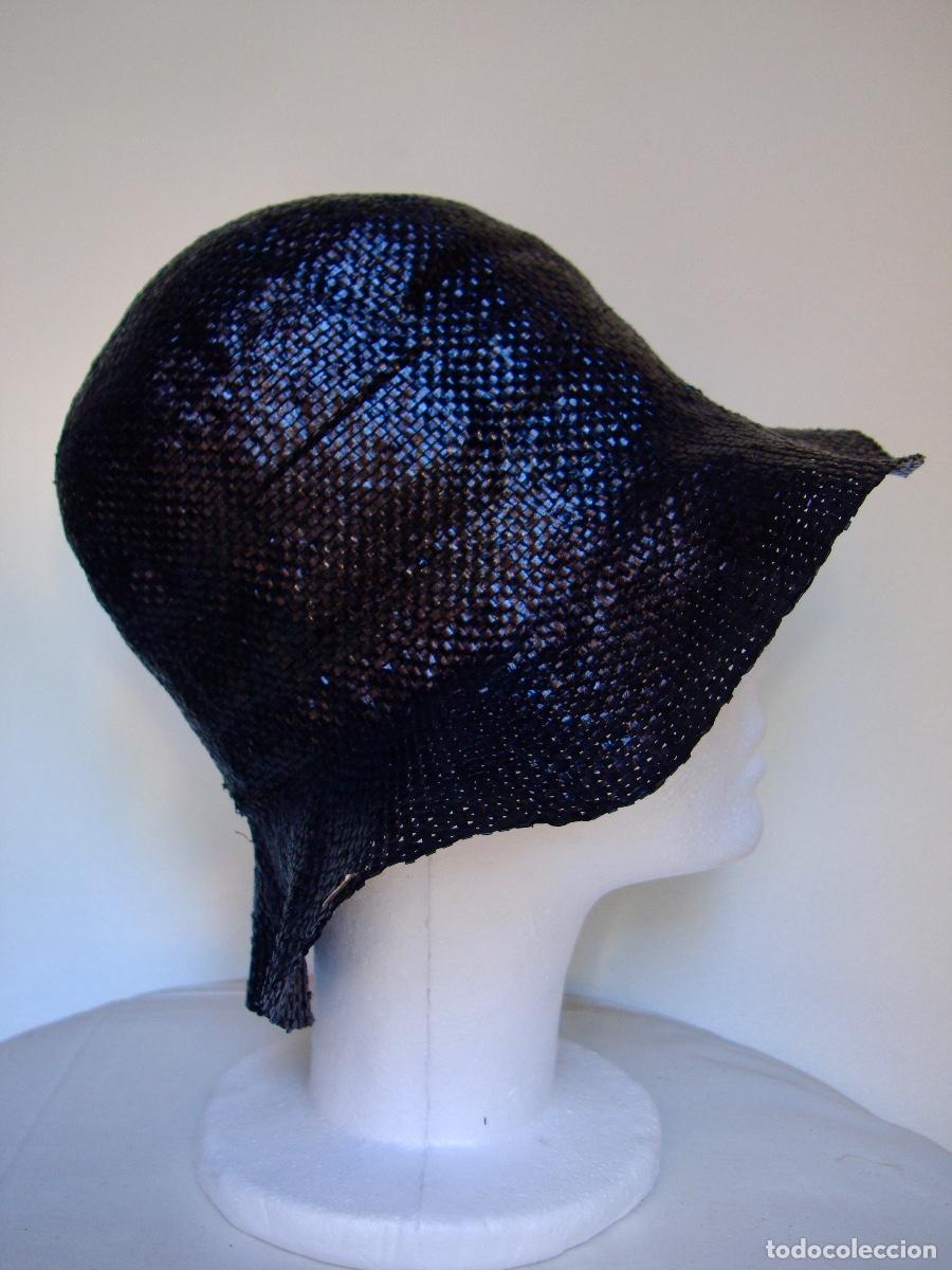 Antig&uuml;edades: Sombrero de rafia negro - Foto 1