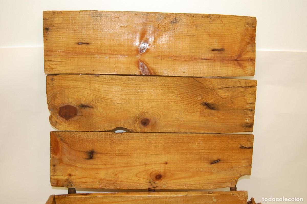 Antig&uuml;edades: Viejo caj&oacute;n con tapa - Foto 10