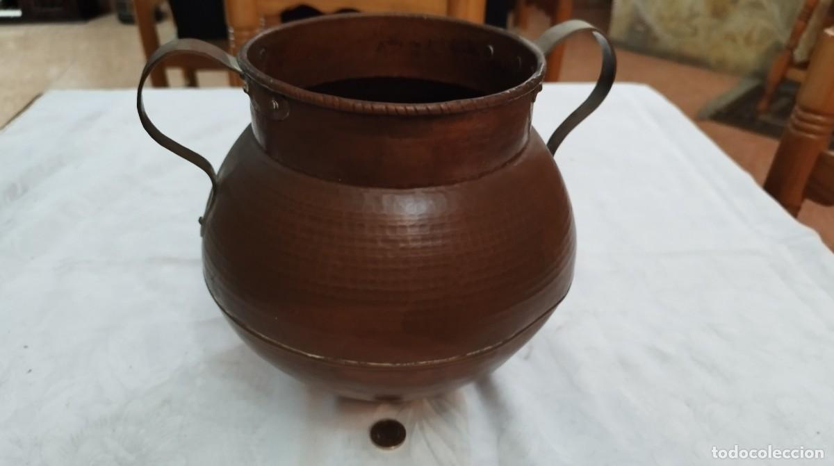 Antig&uuml;edades: Olla con dos asas de cobre . - Foto 1