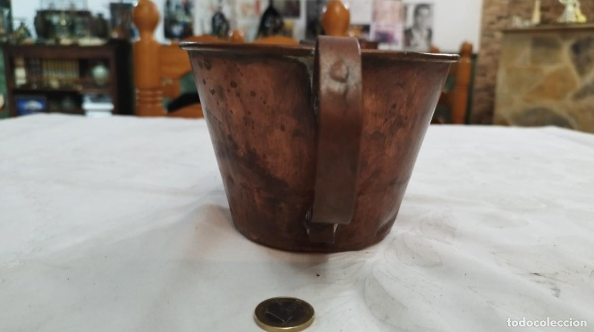 Antig&uuml;edades: Recipiente de cobre con dos asas - Foto 2