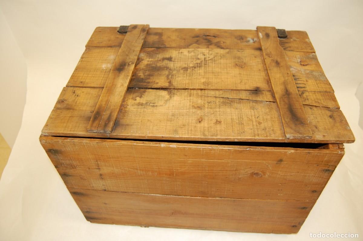 Antig&uuml;edades: Antiguo caj&oacute;n de madera con tapadera - Foto 2