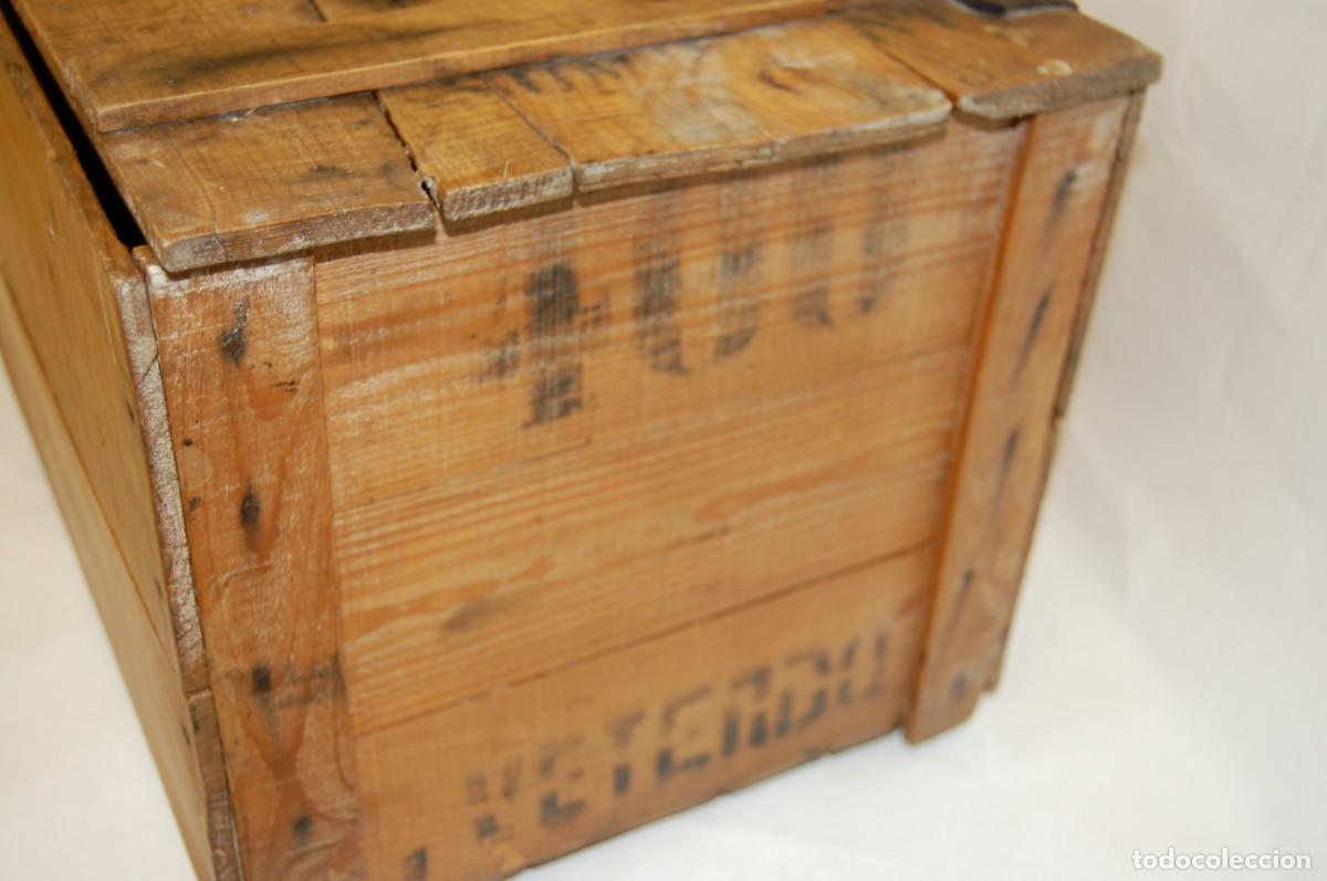 Antig&uuml;edades: Antiguo caj&oacute;n de madera con tapadera - Foto 4