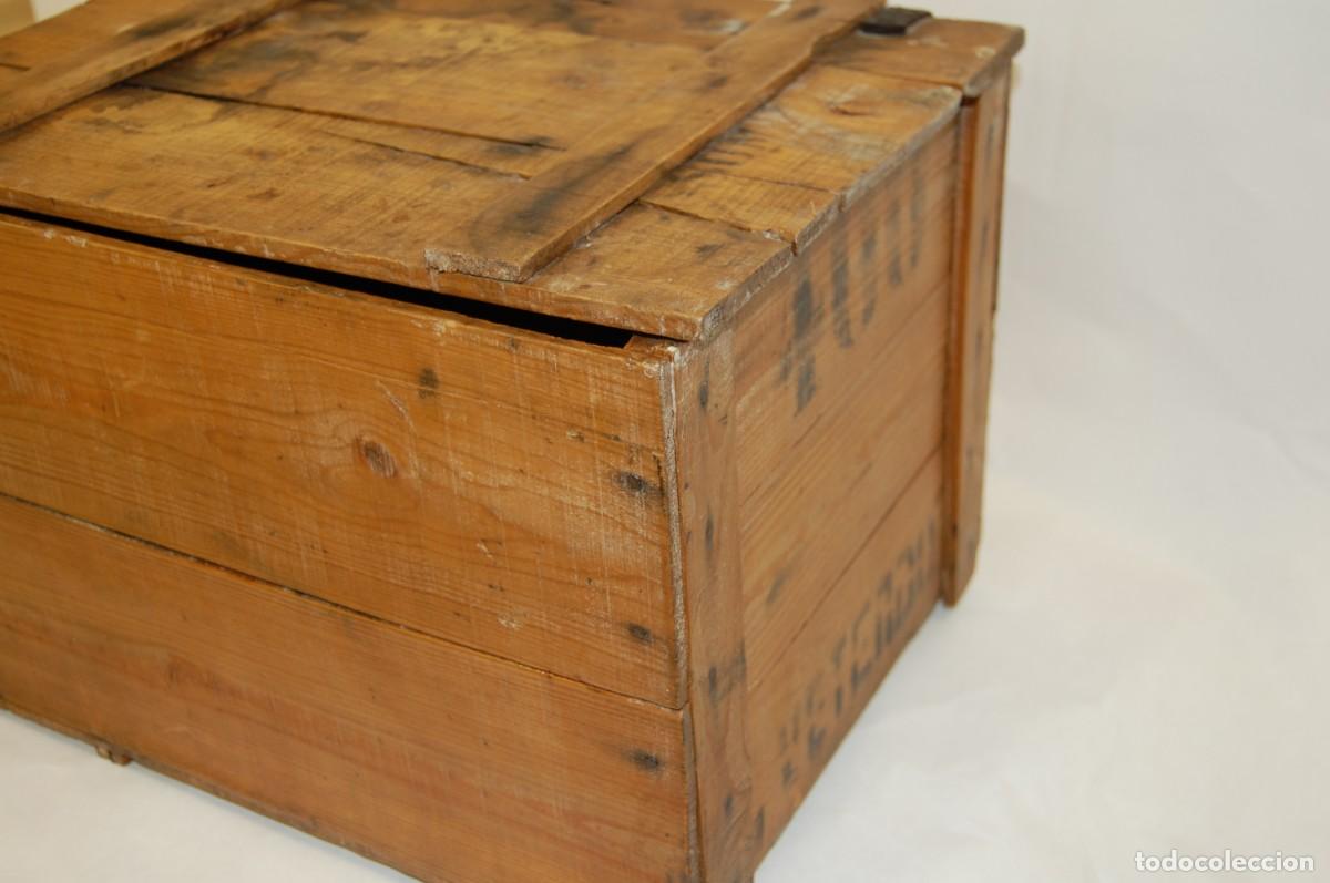 Antig&uuml;edades: Antiguo caj&oacute;n de madera con tapadera - Foto 5