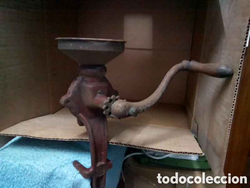Antig&uuml;edades: Antiguo molinillo de caf&eacute;,etc. Centenario - Foto 1