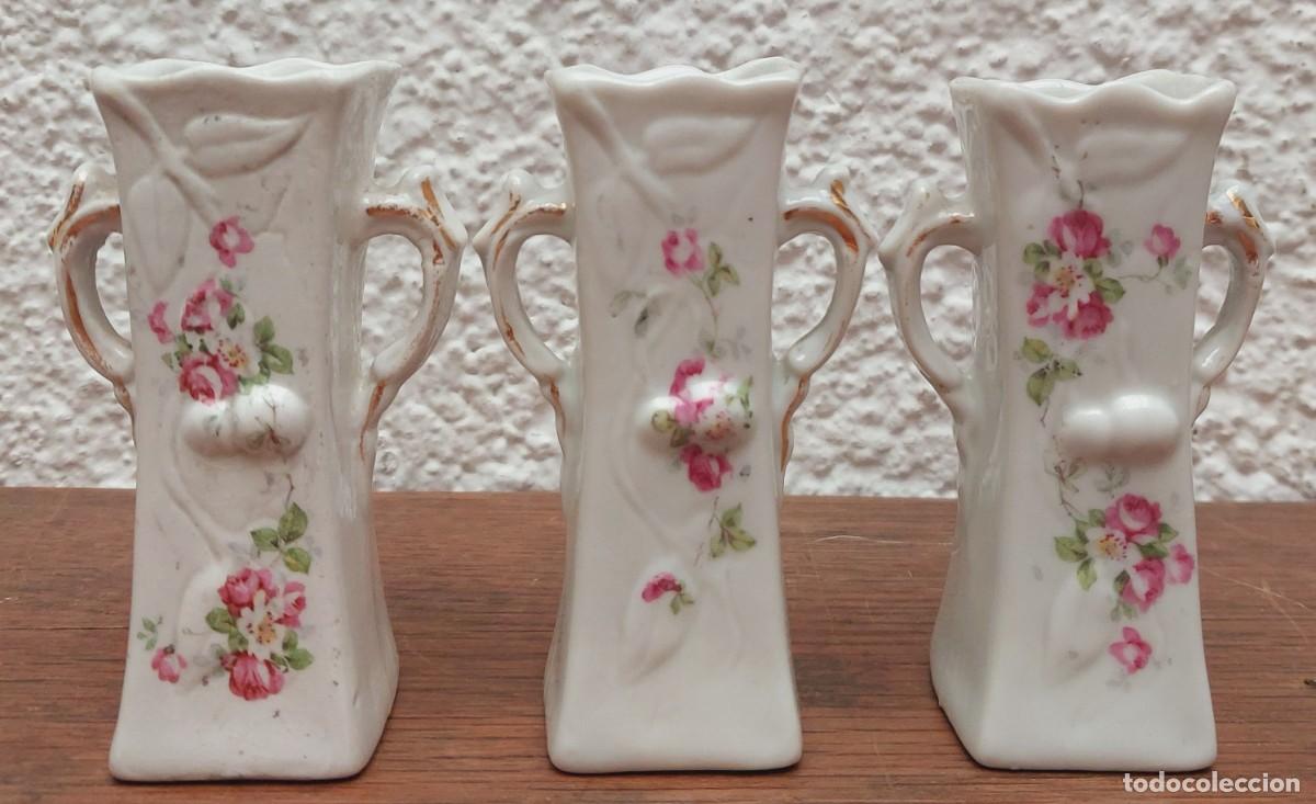 Antig&uuml;edades: 3 JARRONES ANTIGUOS DE PORCELANA - Foto 1