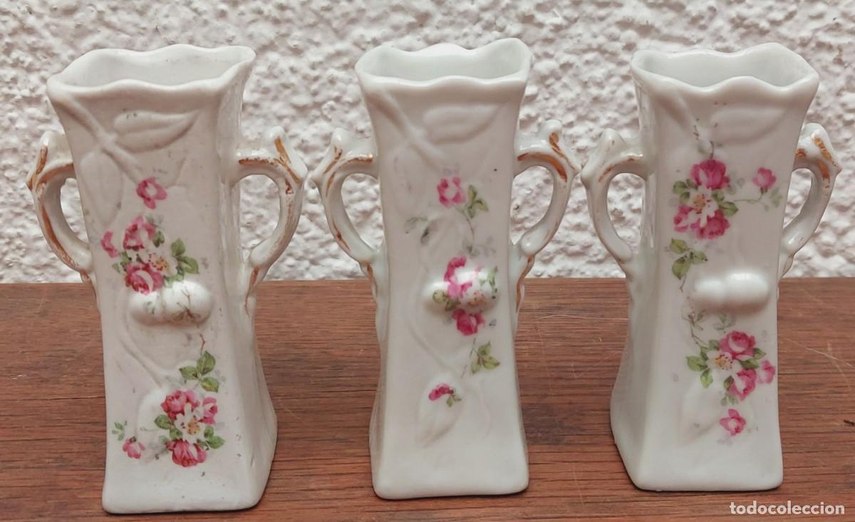 Antig&uuml;edades: 3 JARRONES ANTIGUOS DE PORCELANA - Foto 3