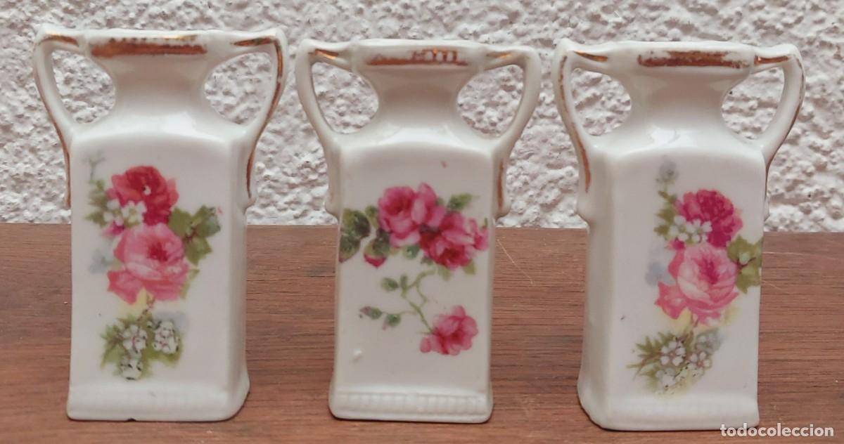 Antig&uuml;edades: 3 JARRONES ANTIGUOS DE PORCELANA - Foto 1