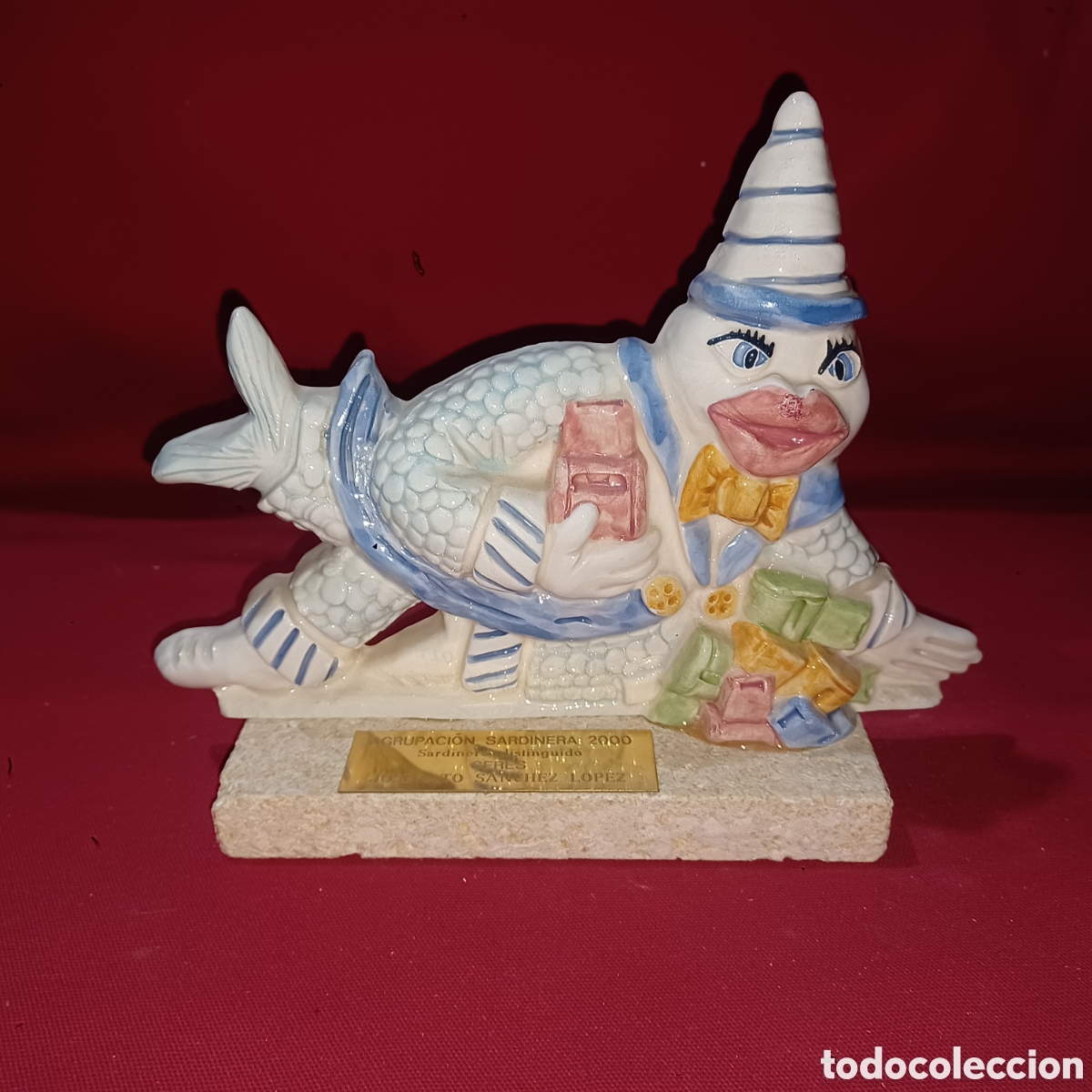 Antig&uuml;edades: Mascota Entierro de la Sardina Murxia 2000 en porcelana DO&Ntilde;A SARDINA GRUPO CERES