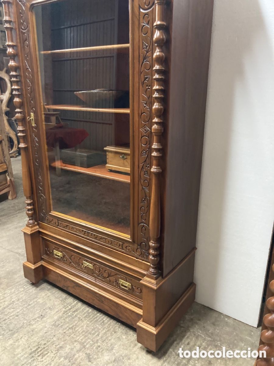 Antig&uuml;edades: Antigua vitrina restaurada - Foto 3
