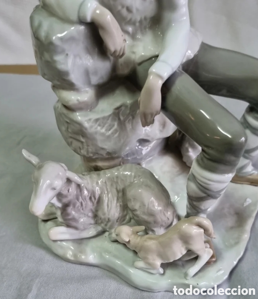 Antig&uuml;edades: Figura de lladr&oacute; - Foto 1