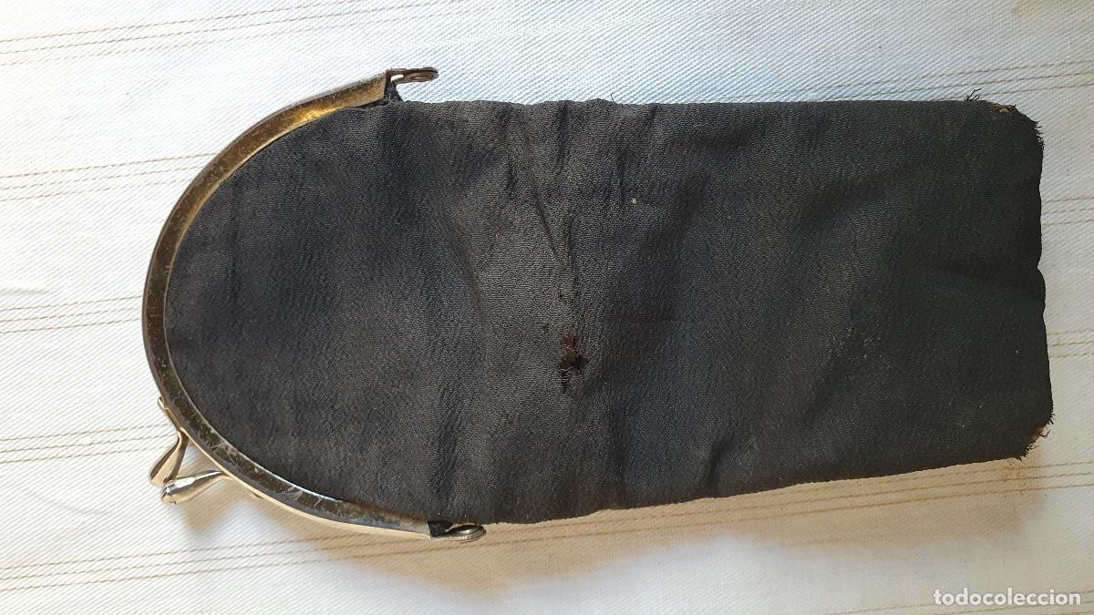 Antig&uuml;edades: Funda de gafas bordada - Foto 2