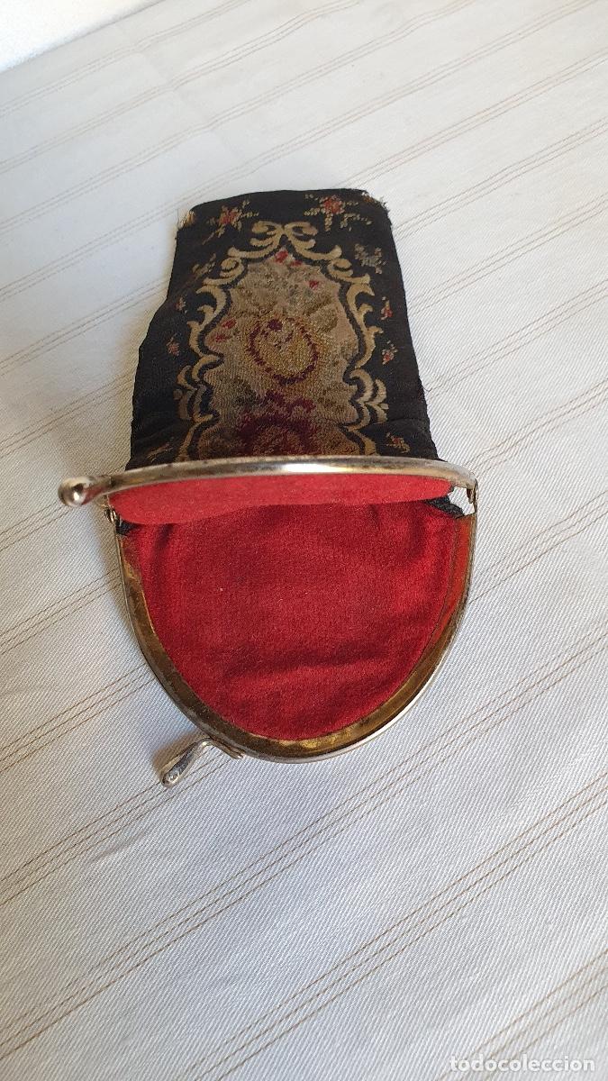Antig&uuml;edades: Funda de gafas bordada - Foto 3