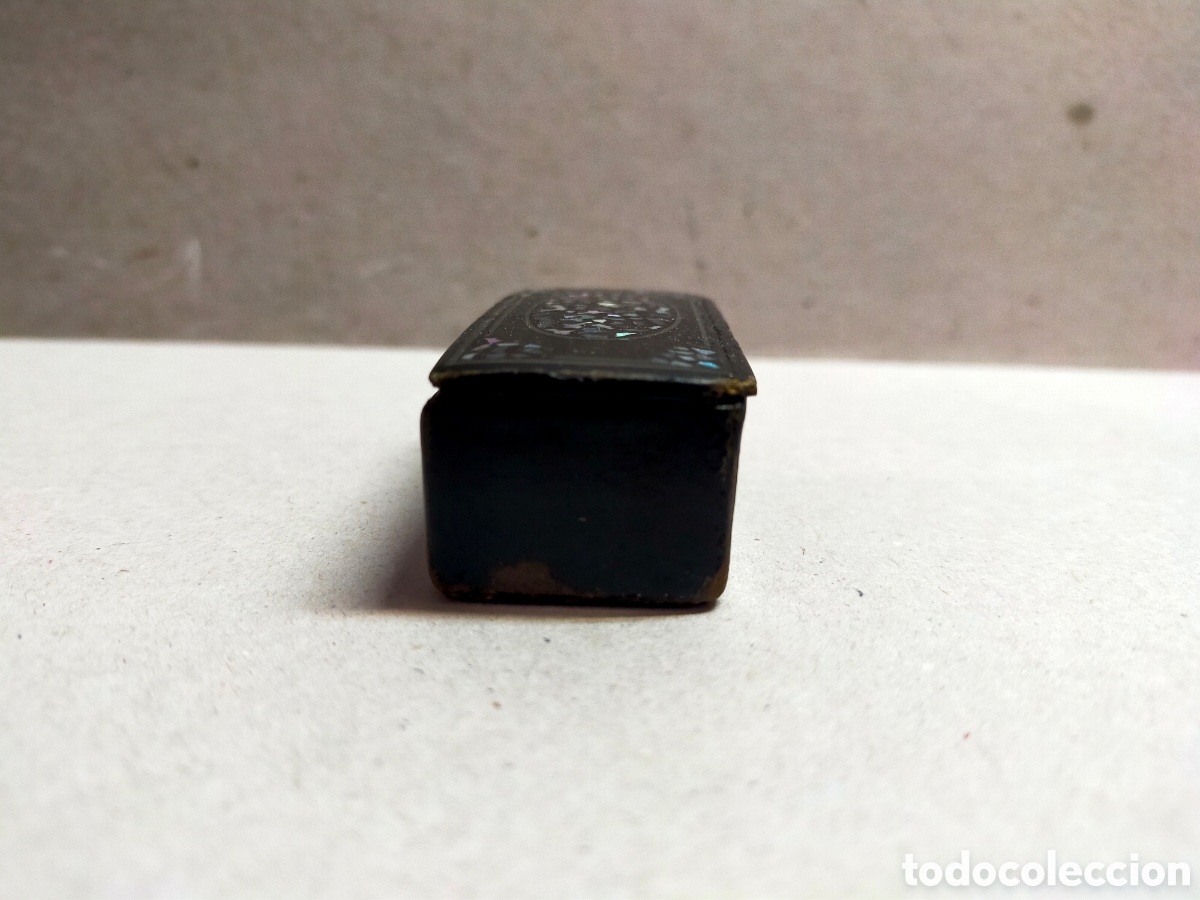 Antig&uuml;edades: CAJA DE MADERA LACADA CON INCRUSTACIONES DE NACAR. RECTANGULAR - Foto 6