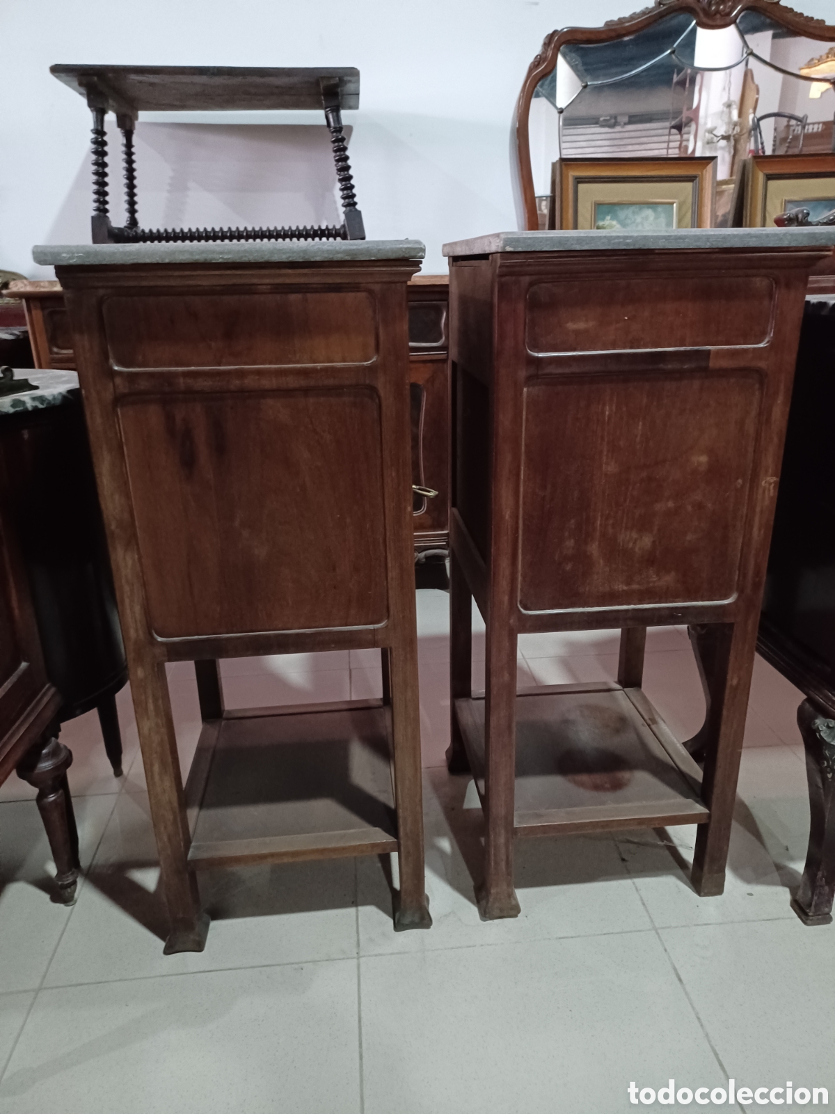 Antig&uuml;edades: 2 Mesitas Modernistas - Foto 3