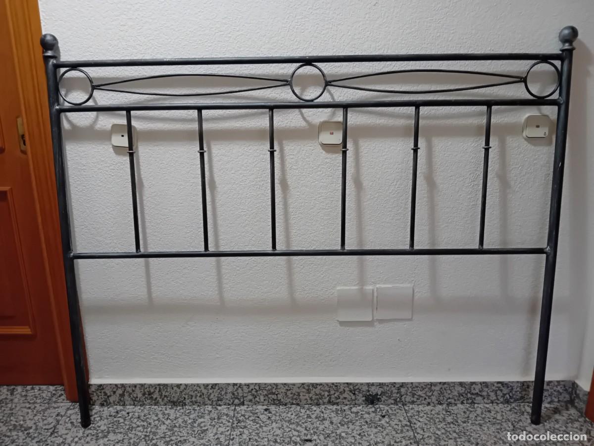 Antig&uuml;edades: Cabecero de hierro de 155 cm de largo - Foto 1