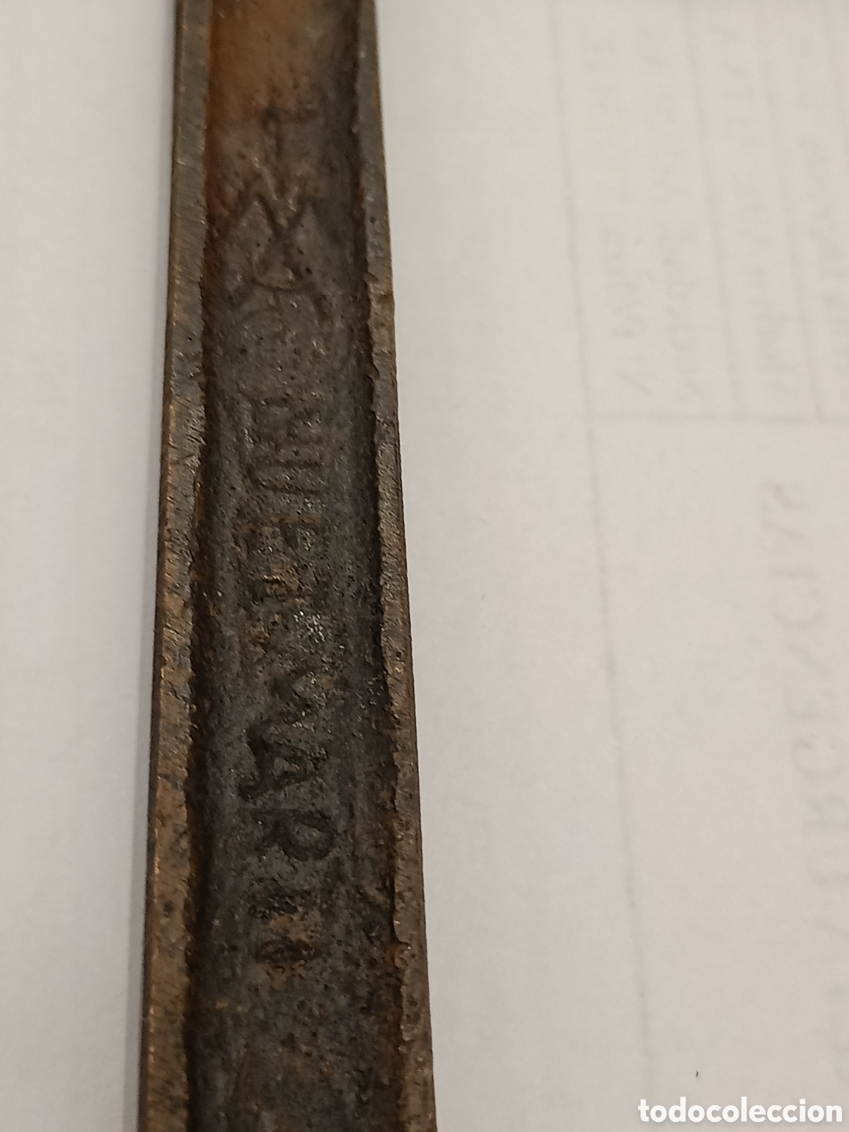 Antig&uuml;edades: Cruz de bronce y esmalte de Nuet Marti - Foto 3