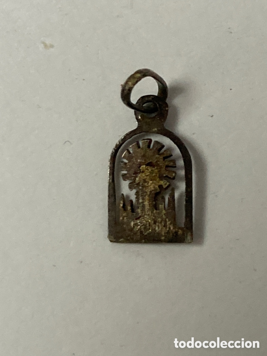 Antig&uuml;edades: Medalla de plata de la Virgen del Pilar /C77 - Foto 2