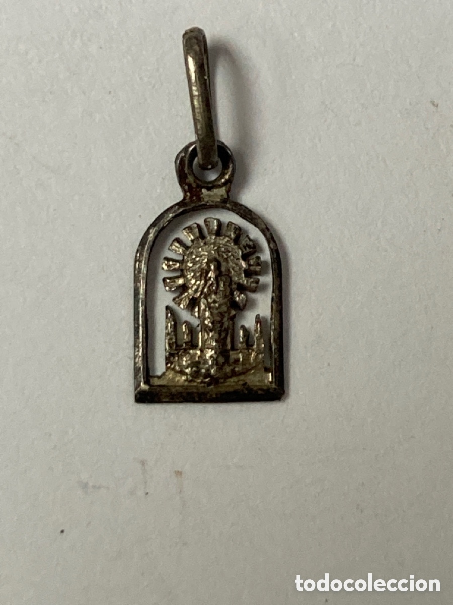 Antig&uuml;edades: Medalla de plata de la Virgen del Pilar /C77 - Foto 1