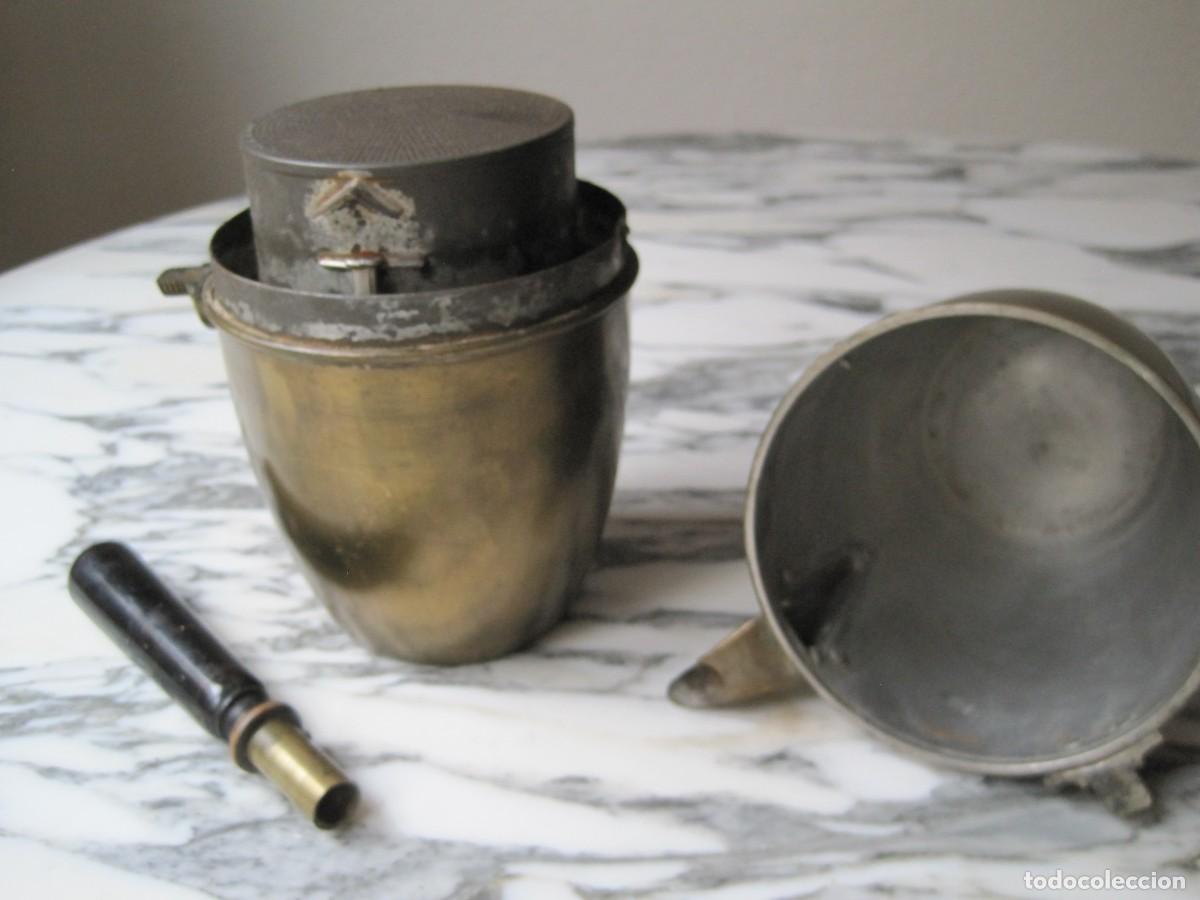 Antig&uuml;edades: CAFETERA DE LAT&Oacute;N - MANGO DE MADERA - COMPLETA - FINALES S.XIX - Foto 9