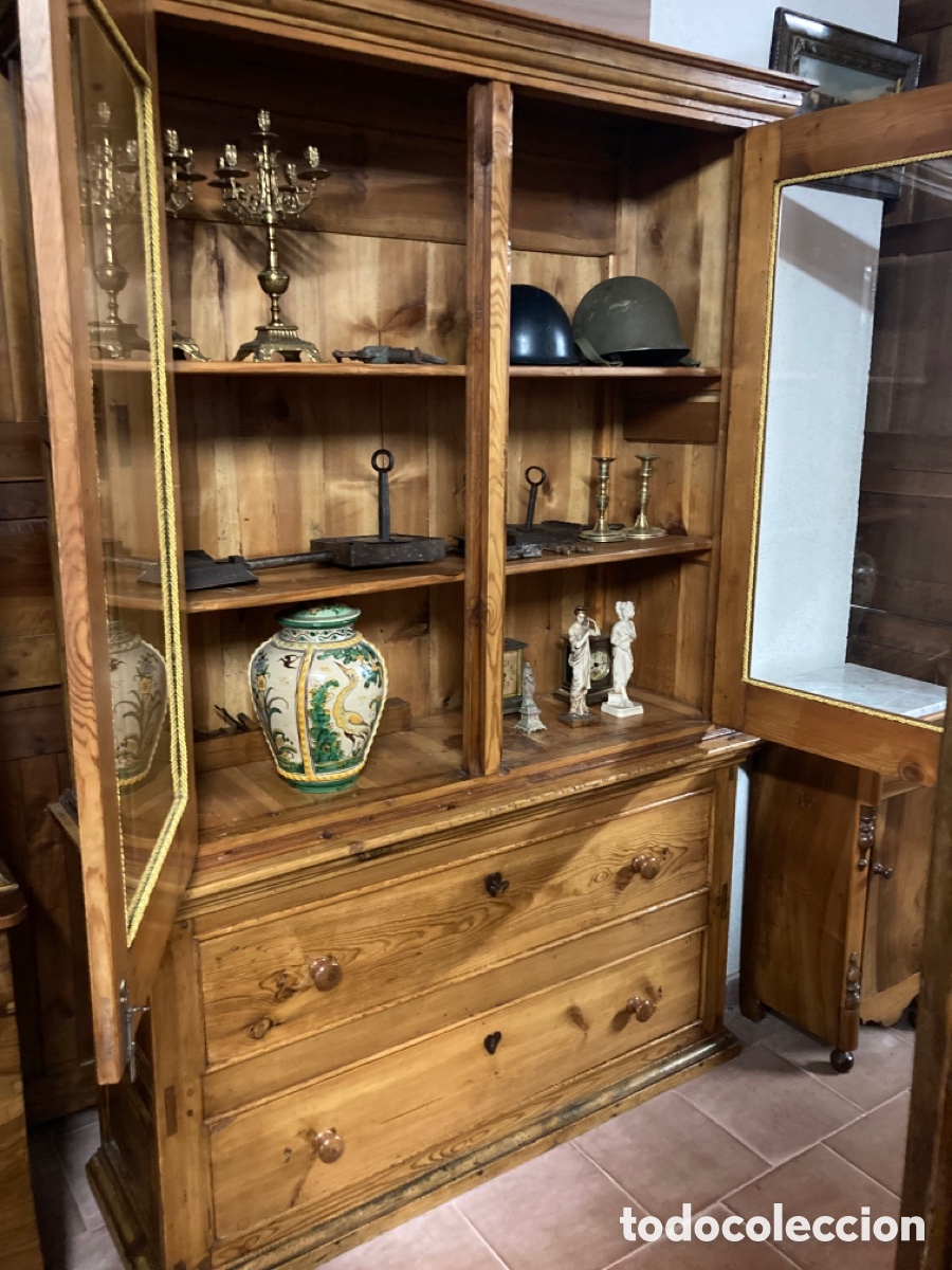 Antig&uuml;edades: Vitrina Pino decapada restaurada - Foto 7