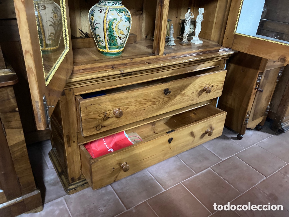 Antig&uuml;edades: Vitrina Pino decapada restaurada - Foto 9