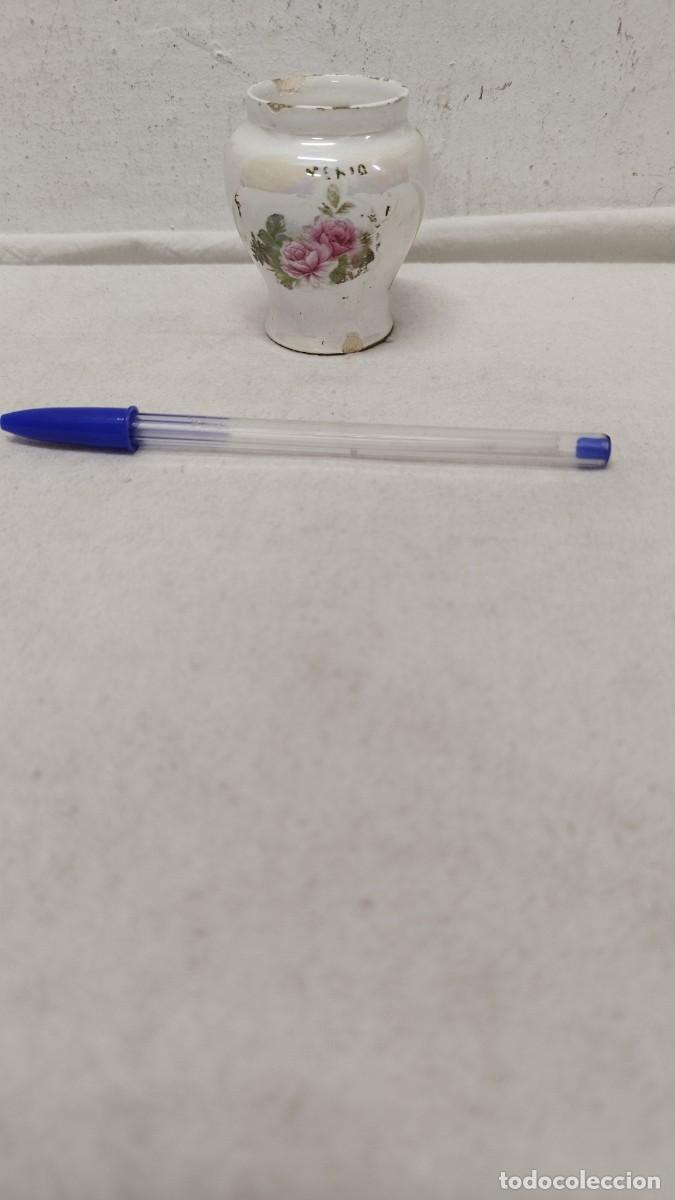 Antig&uuml;edades: Antiguo peque&ntilde;o Jarr&oacute;n o Palillero de Porcelana,motivos florales