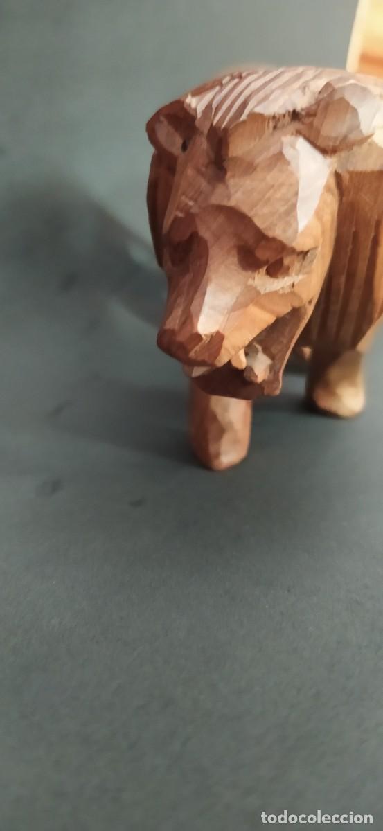 Antig&uuml;edades: LE&Oacute;N TALLADO EN MADERA - Foto 3