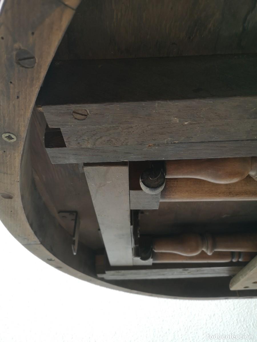 Antig&uuml;edades: Mesa antigua tallada extensible - Foto 14