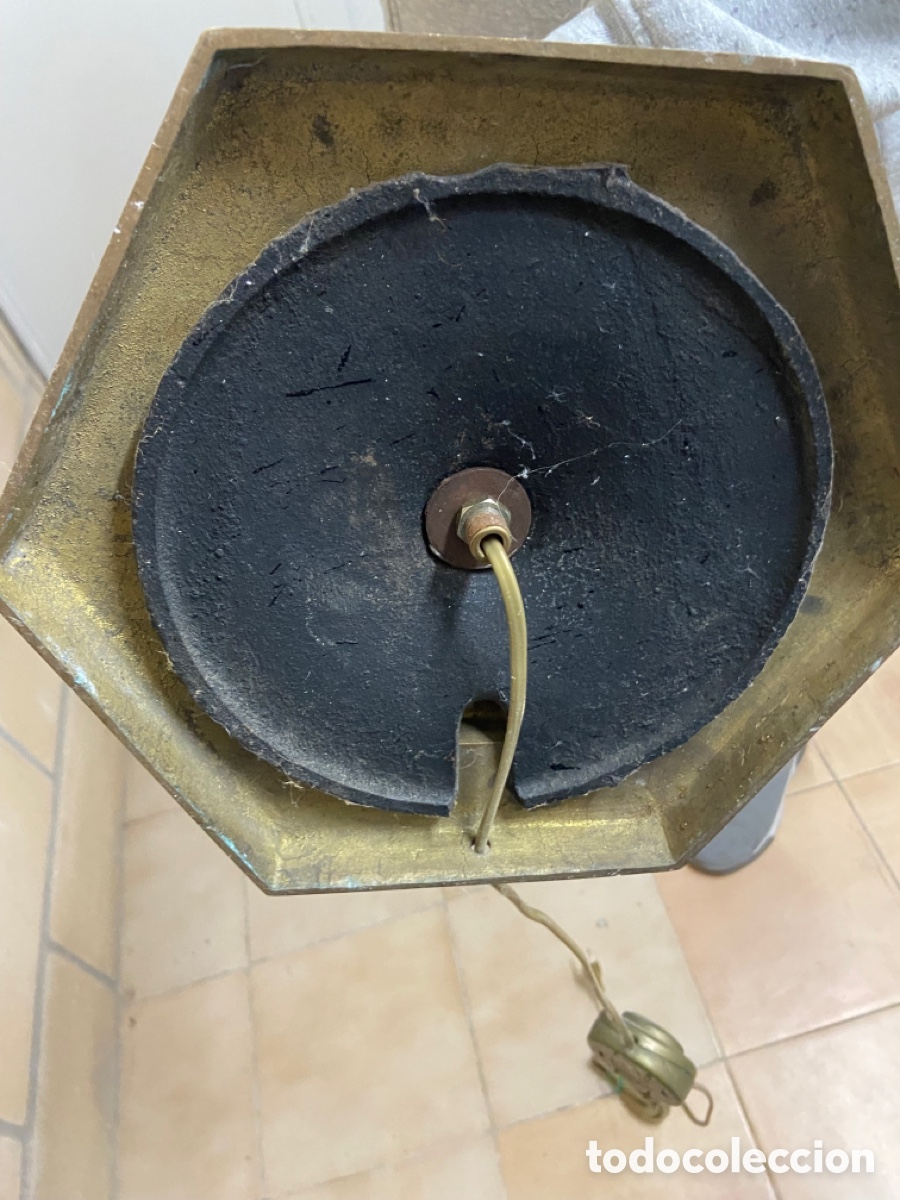 Antig&uuml;edades: L&aacute;mpara de pie en lat&oacute;n o bronce - Foto 6