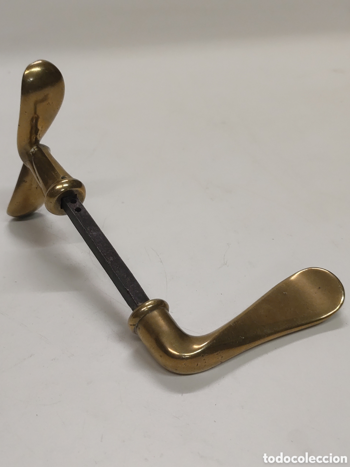 Antig&uuml;edades: Maneta modernista Bronce Lat&oacute;n - Foto 1