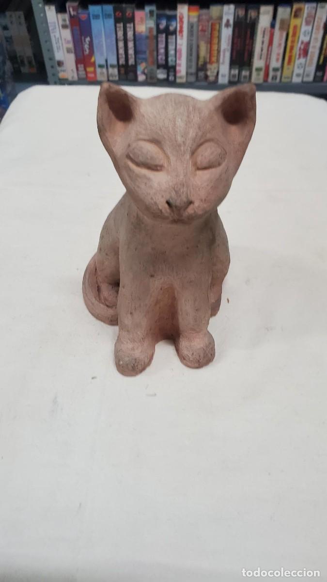 Antig&uuml;edades: Original gato de barro 21 x 16 . - Foto 1