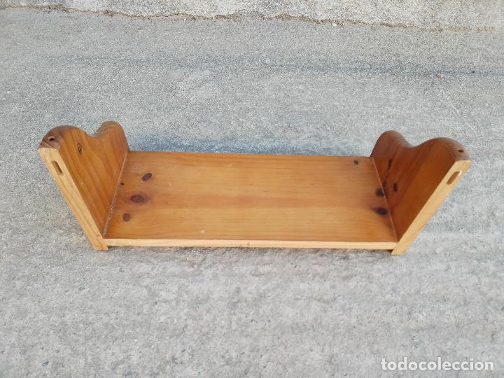 Antig&uuml;edades: repisa en madera de pino - Foto 4