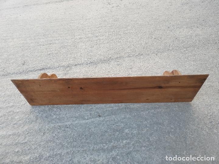 Antig&uuml;edades: repisa en madera de pino - Foto 4
