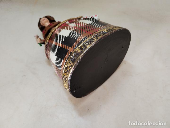 Antig&uuml;edades: figura menina de resina - Foto 2