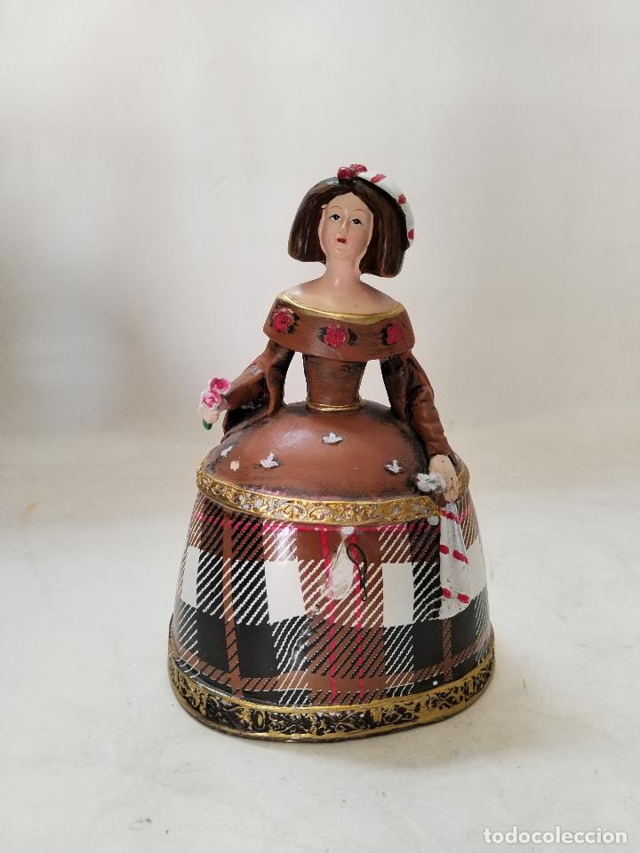 Antig&uuml;edades: figura menina de resina - Foto 1