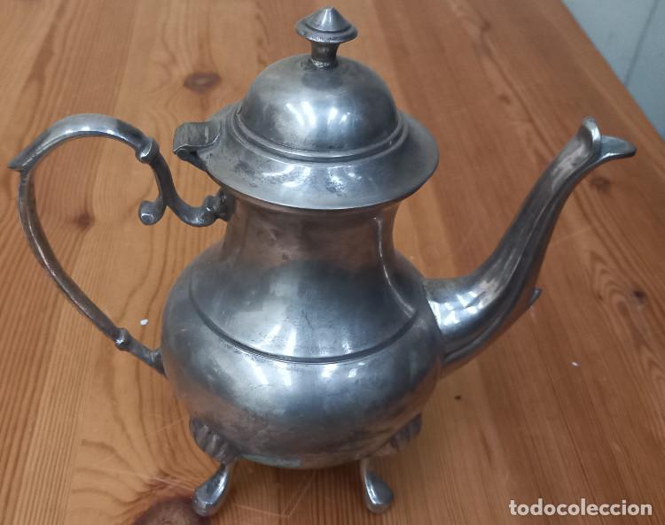 Antig&uuml;edades: ANTIGUA TETERA DE METAL - Foto 1