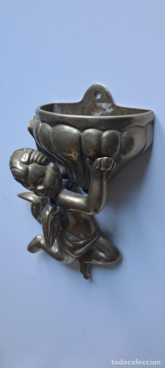 Antig&uuml;edades: Benditera de bronce con angelito - Foto 5