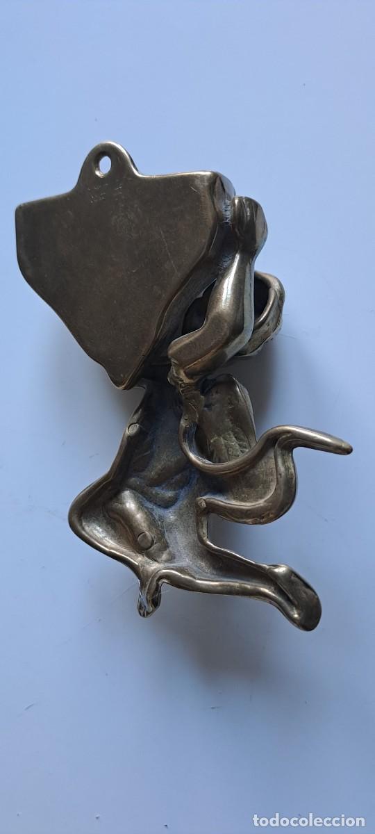 Antig&uuml;edades: Benditera de bronce con angelito - Foto 6