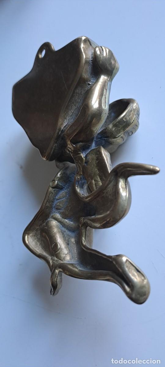 Antig&uuml;edades: Benditera de bronce con angelito - Foto 7