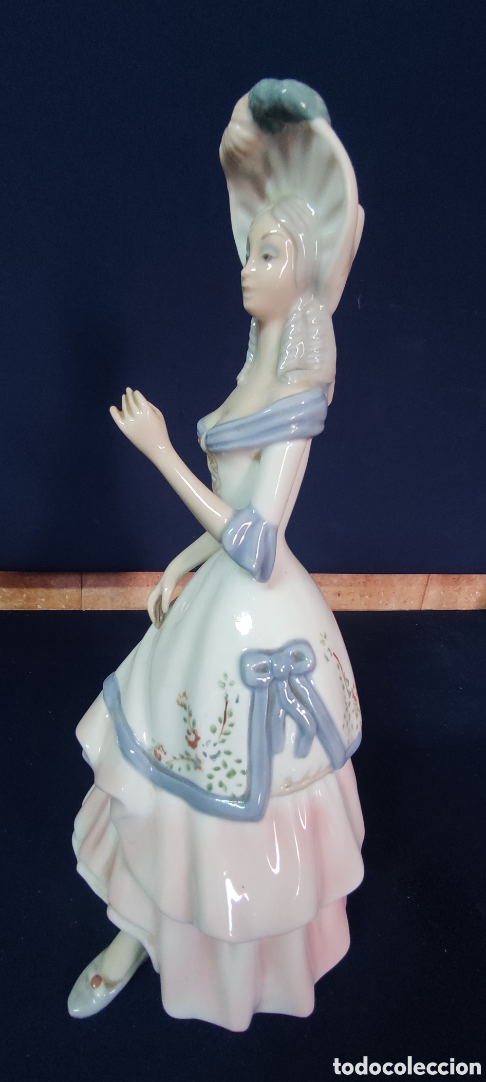 Antig&uuml;edades: FIGURA DE PORCELANA - Foto 4